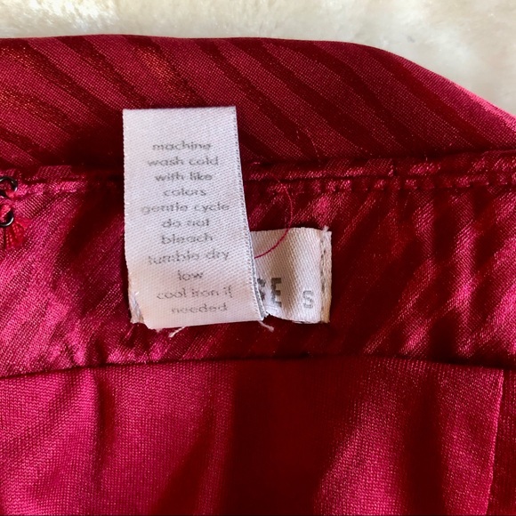 West of Melrose Maroon Zebra Print Ruched Satin Mini Skirt Size Small - Picture 10 of 10